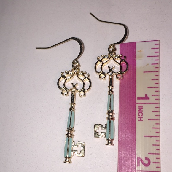 Gold tone crystal embellished blue enamel retro key pierced wire earrings - Picture 15 of 17